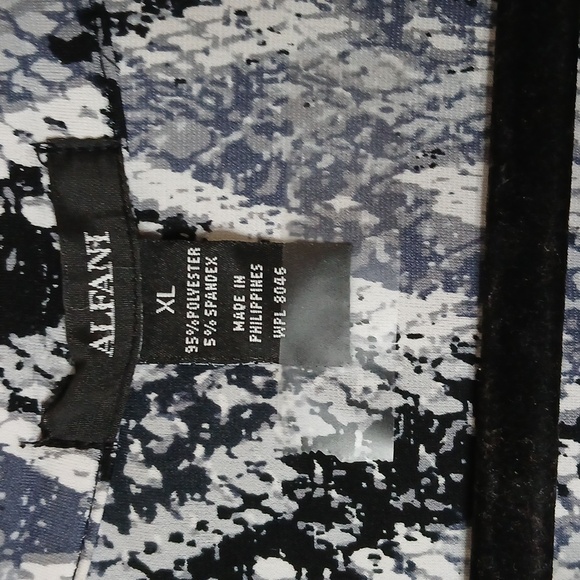 Alfani Phyton Snake Print Black, White and Grey Polyester Slinky blouse Size XL - Picture 3 of 5